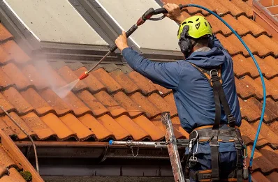 Démoussage et hydrofuge de toiture à Éringes